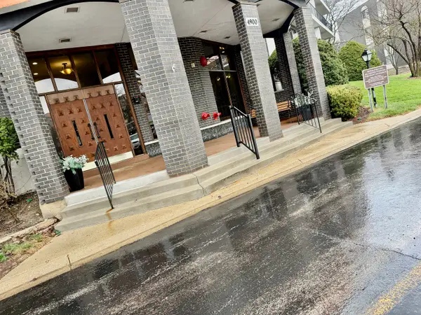 4900 Foster Street #407, Skokie, IL 60077