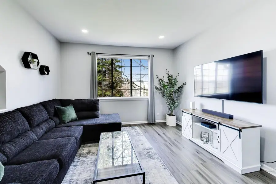 564 S Rosehall Lane, Round Lake, IL 60073 - #3