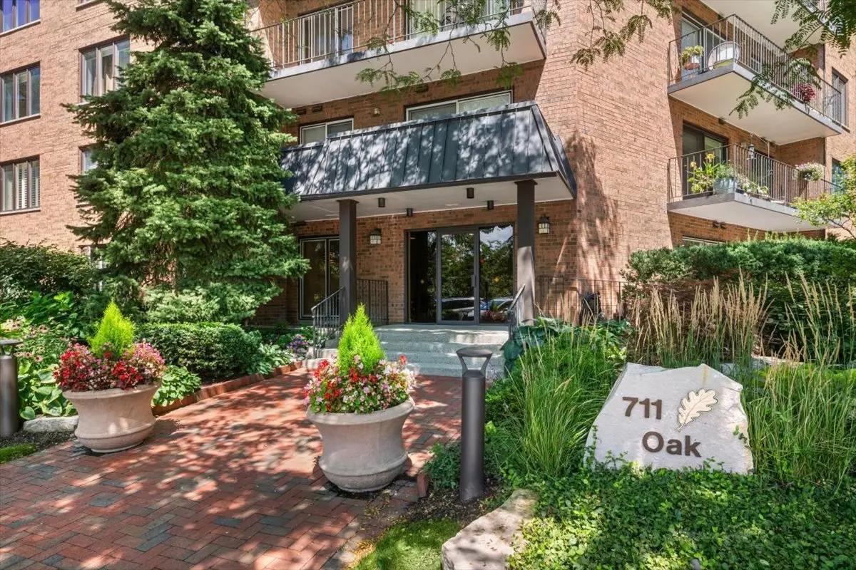 711 Oak Street #308, Winnetka, IL 60093 - #1