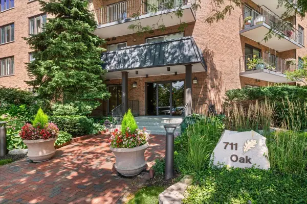 711 Oak Street #308, Winnetka, IL 60093