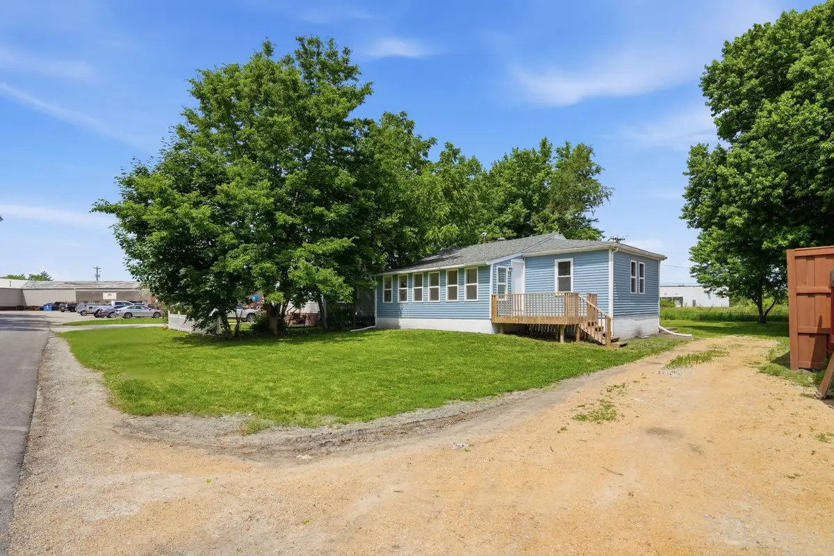 635 8th Avenue W, Milan, IL 61264 - #1