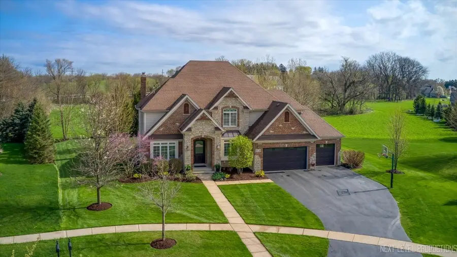 40W898 Fox Creek Drive, Saint Charles, IL 60175 - #2