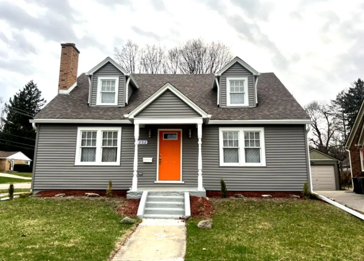 302 Hubbard Avenue, Elgin, IL 60123 - #1