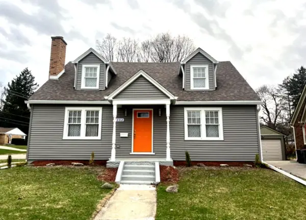 302 Hubbard Avenue, Elgin, IL 60123