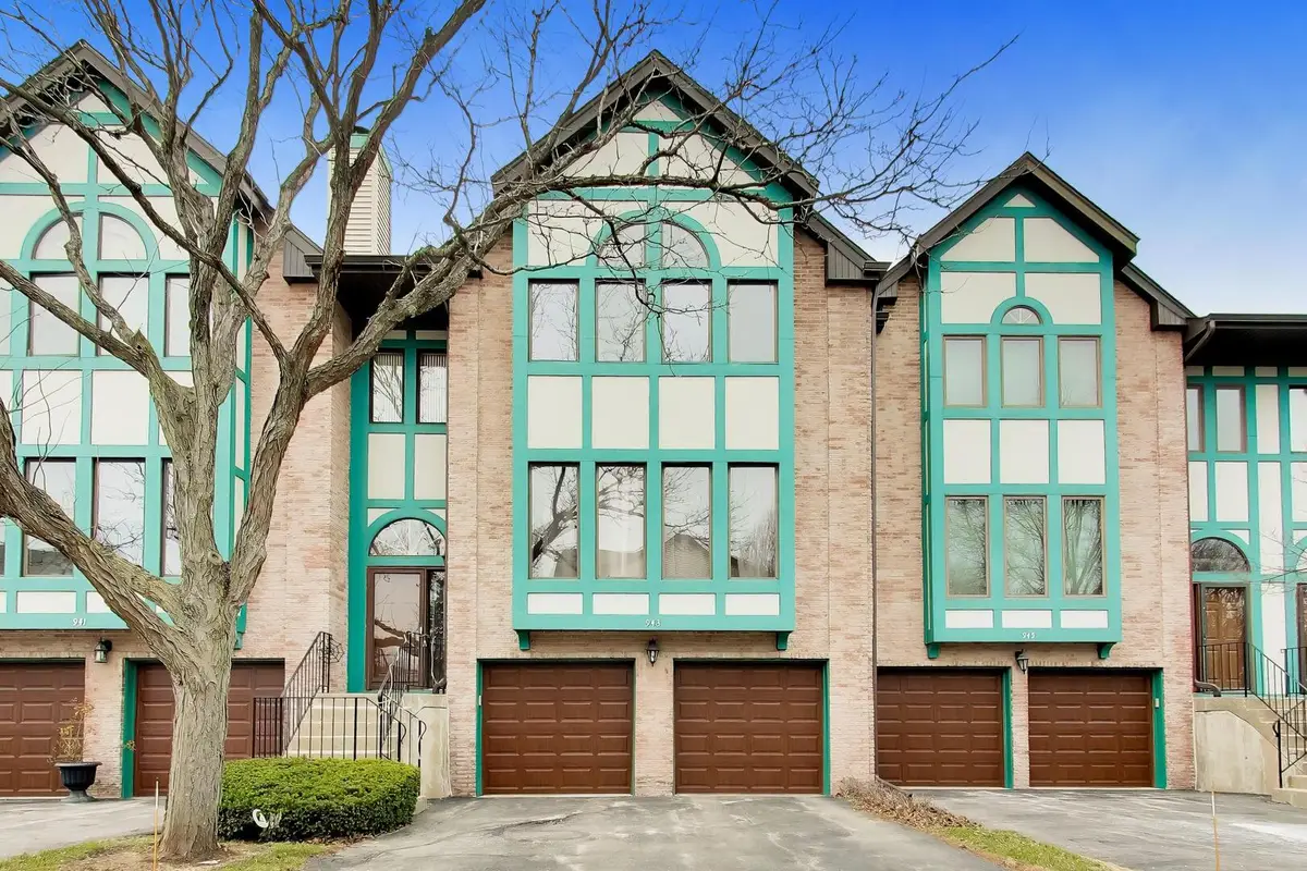 943 W Essex Place, Arlington Heights, IL 60004 - #1