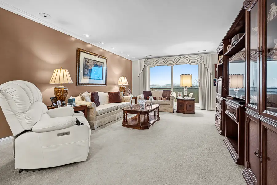 6400 N Cicero Avenue #611, Lincolnwood, IL 60712 - #3