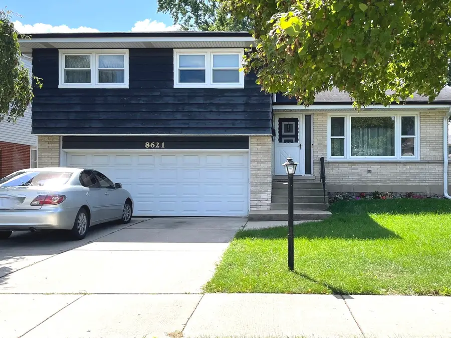 8621 W Madison Drive, Niles, IL 60714 - #2