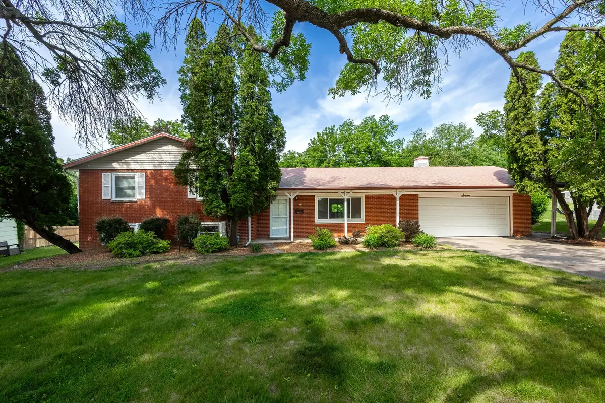 7 Archer Court, Davenport, IA 52804 - #1