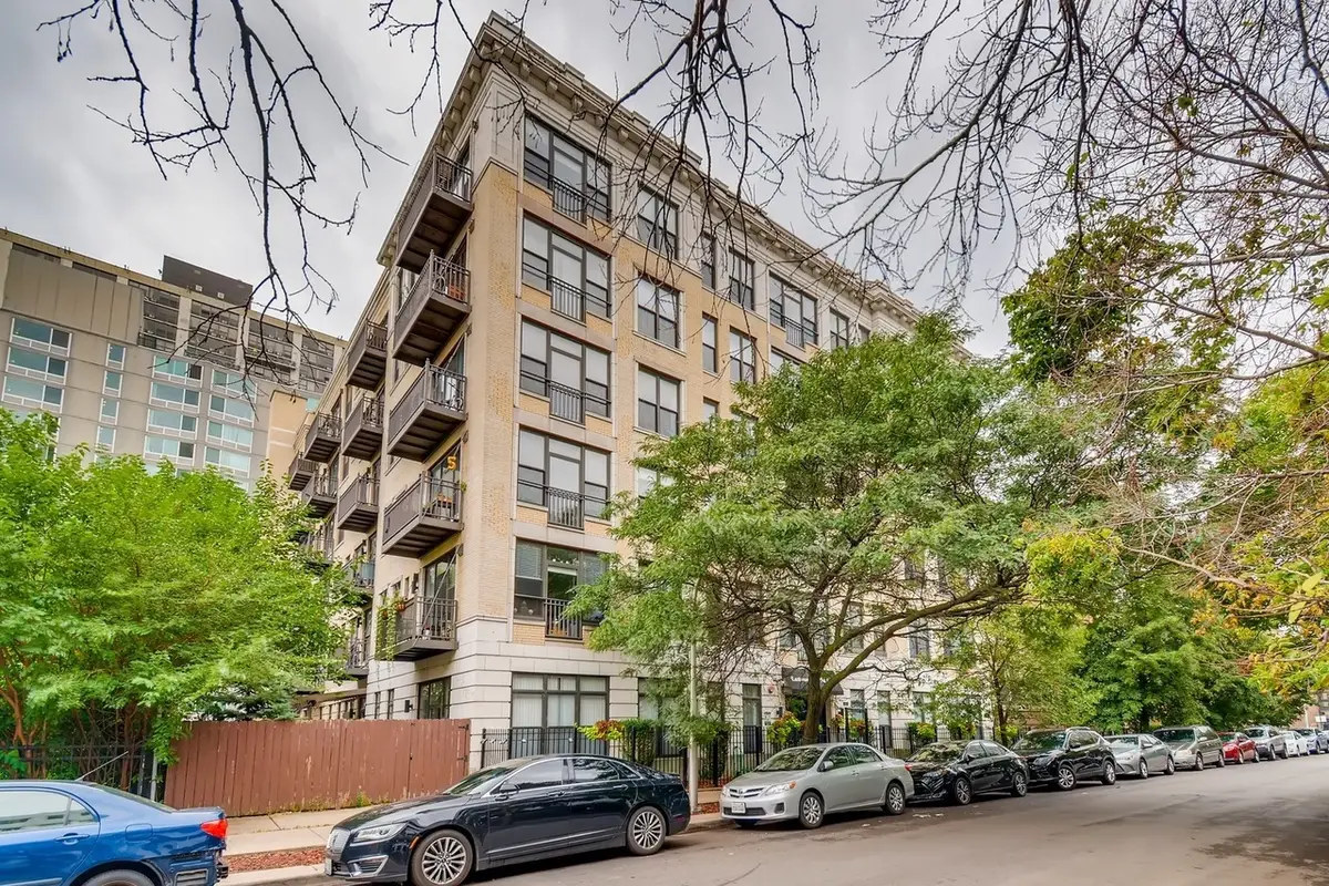 811 W Eastwood Avenue #107, Chicago, IL 60640 - #1