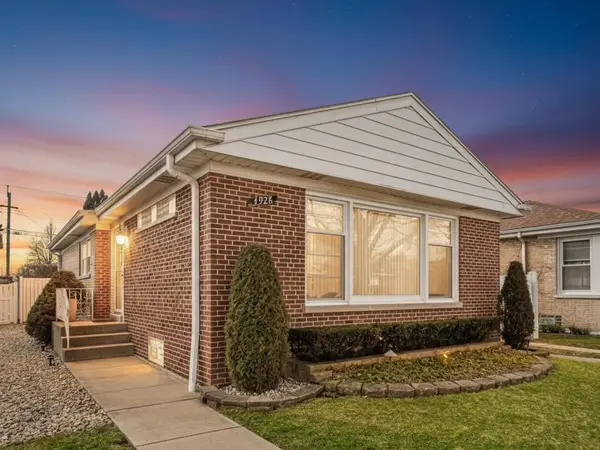 4928 N New England Avenue, Chicago, IL 60656