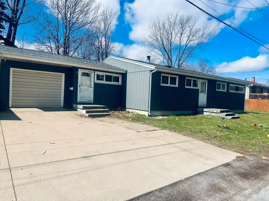 1111 N Bell Avenue E, Pontiac, IL 61764 - #3