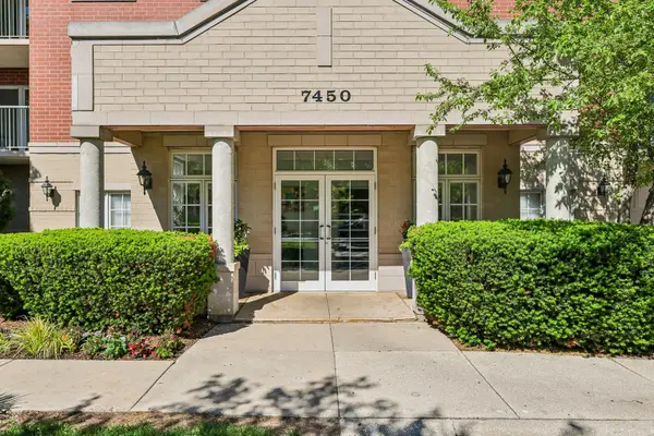 7450 N Lincoln Avenue #204, Skokie, IL 60076
