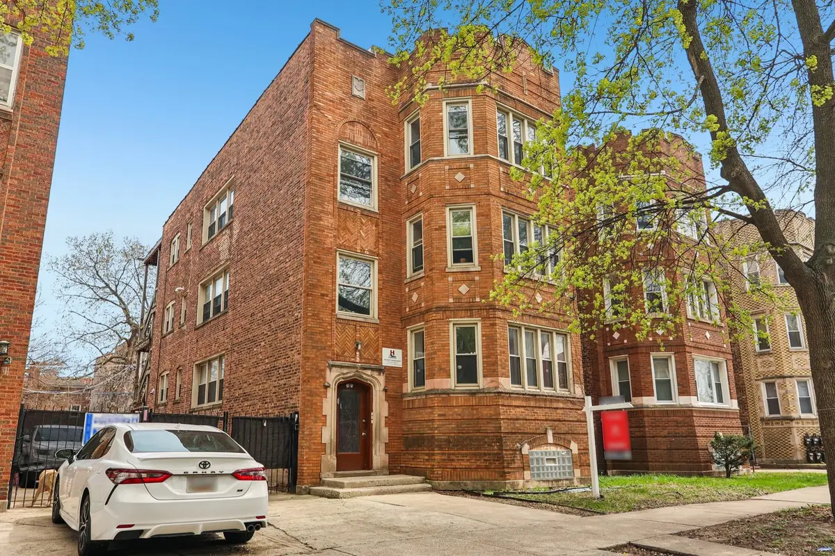 7821 S Phillips Avenue, Chicago, IL 60649 - #1