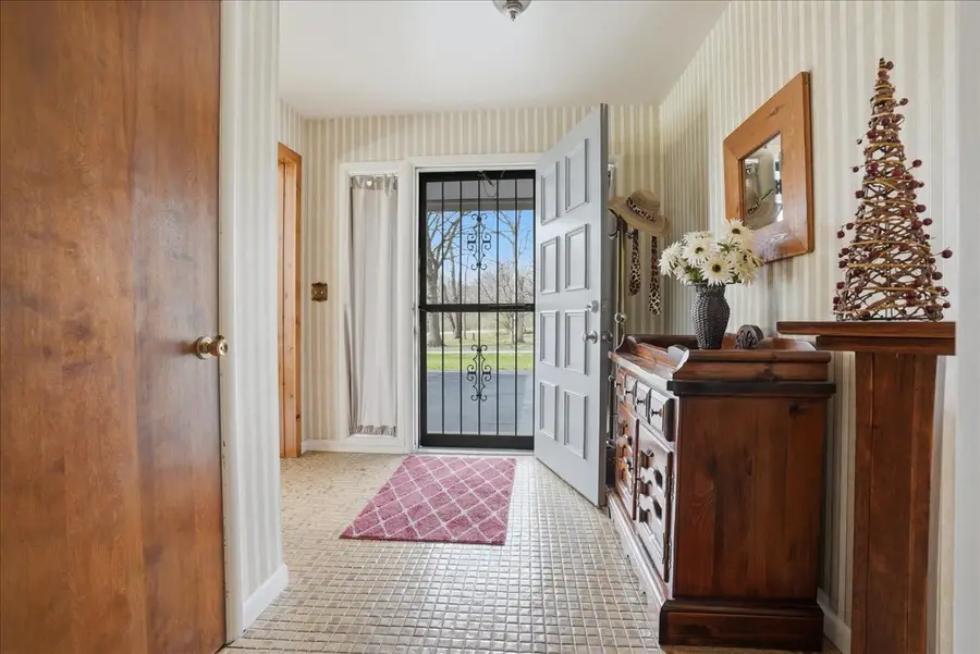 112 Peine Drive, Lexington, IL 61753 - #3