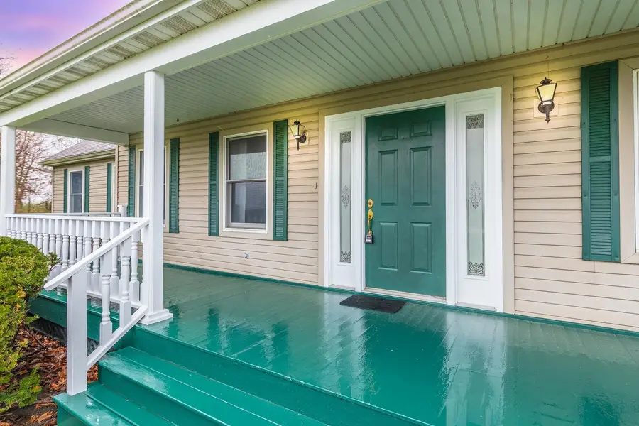 1402 E Indiana Avenue, Pontiac, IL 61764 - #2