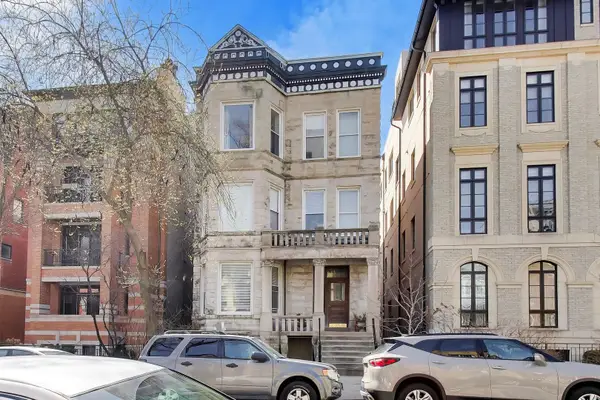 643 W Melrose Street #3, Chicago, IL 60657