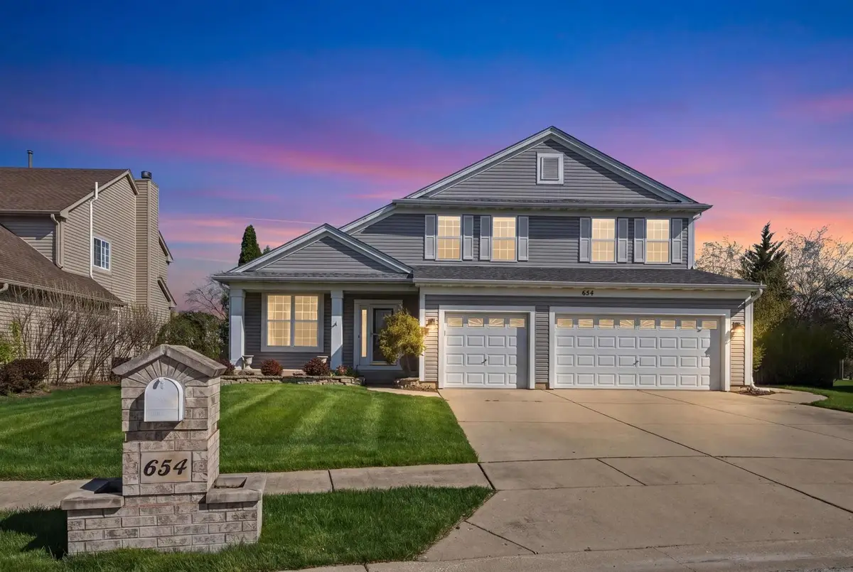 654 Easton Lane, Elk Grove Village, IL 60007 - #1