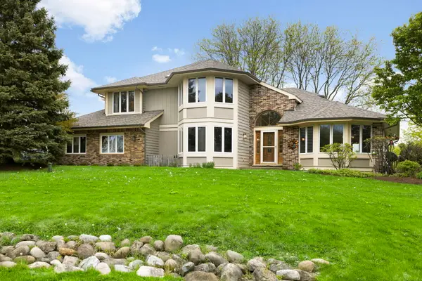 5N191 Fox Bluff Drive, St. Charles, IL 60175