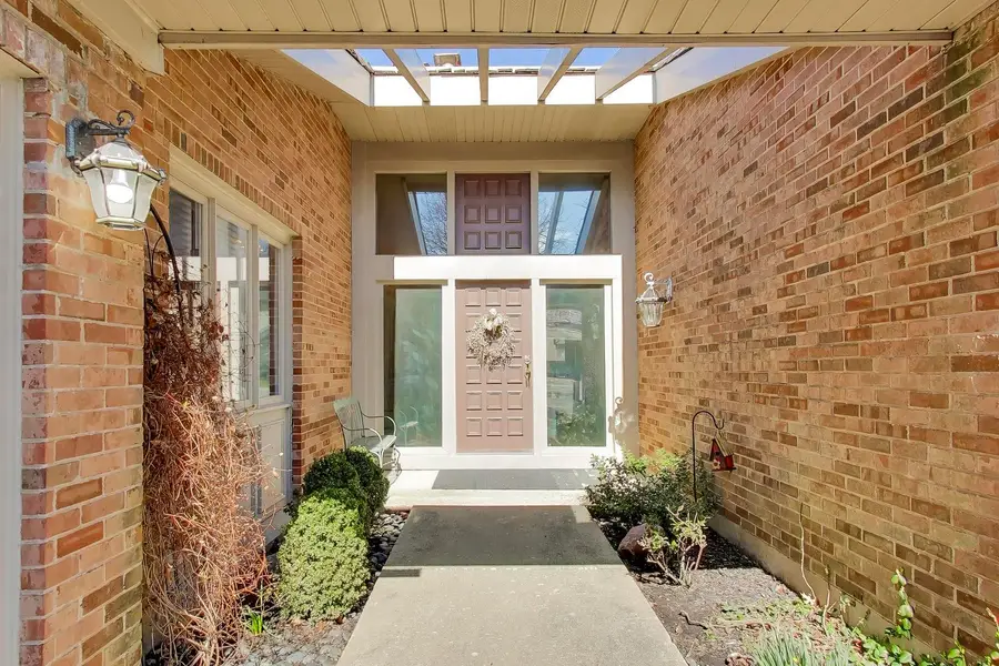 107 Briarwood Lane, Oak Brook, IL 60523 - #3