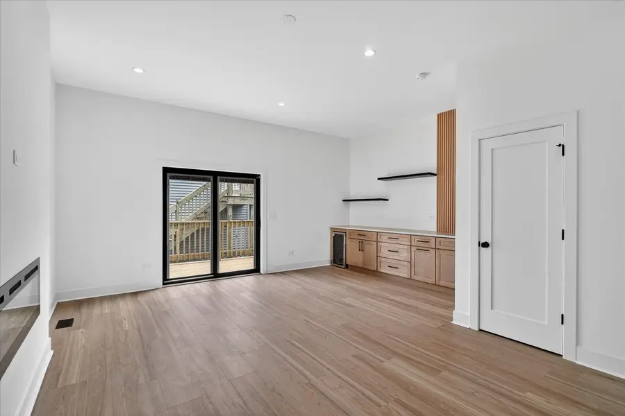 5509 W Haddon Avenue, Chicago, IL 60651 - #3