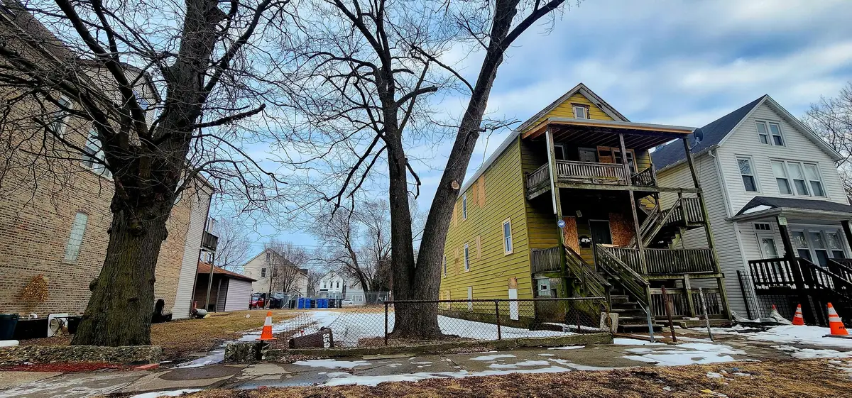 8507 S Brandon Avenue S, Chicago, IL 60617 - #1