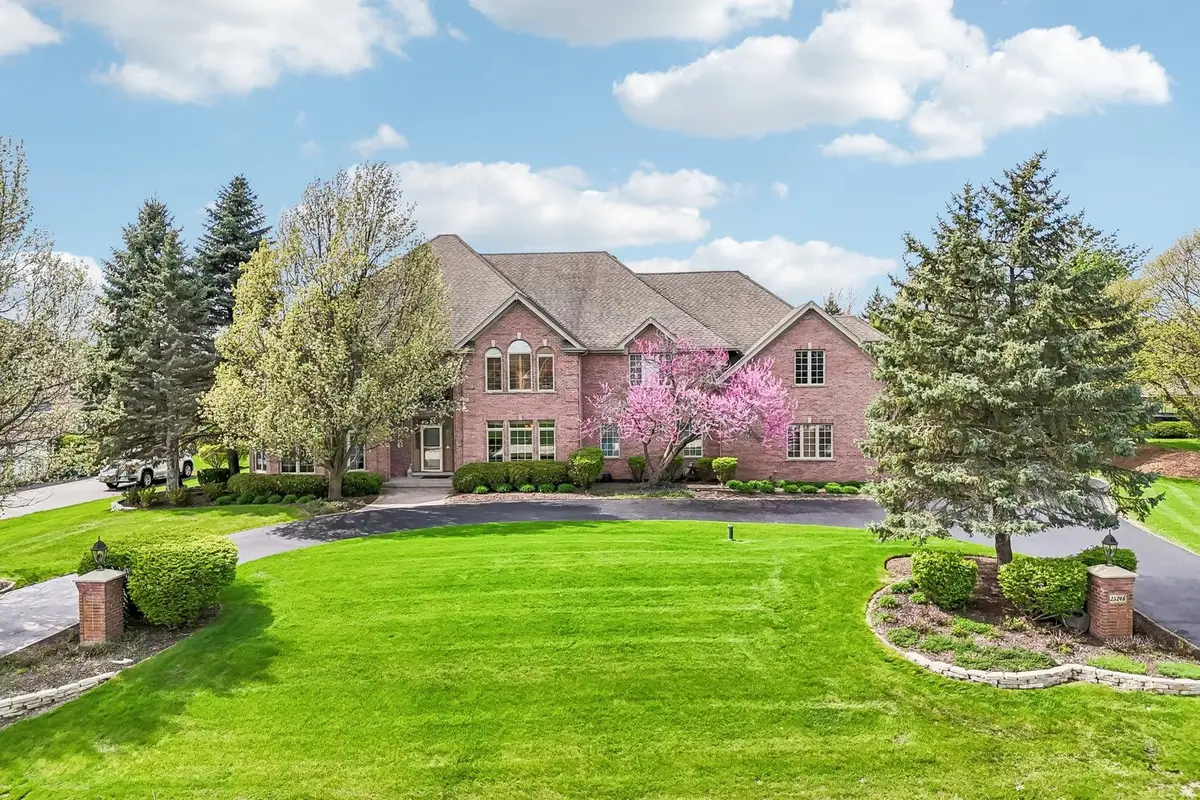 25246 N Abbey Glenn Drive, Hawthorn Woods, IL 60047 - #1