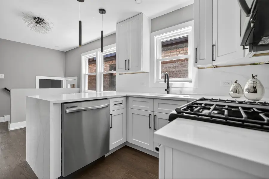 10533 S Whipple Street, Chicago, IL 60655 - #3