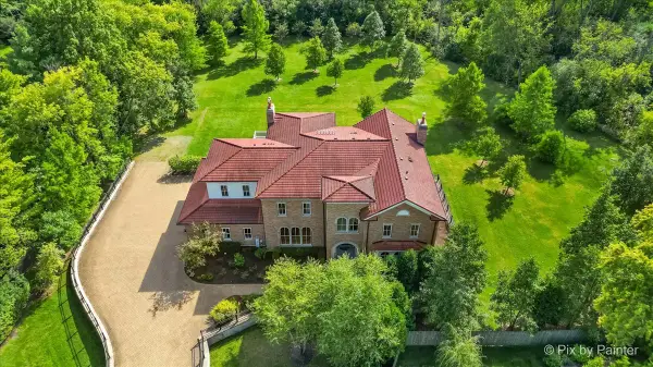 27 W Onwentsia Road, Lake Forest, IL 60045