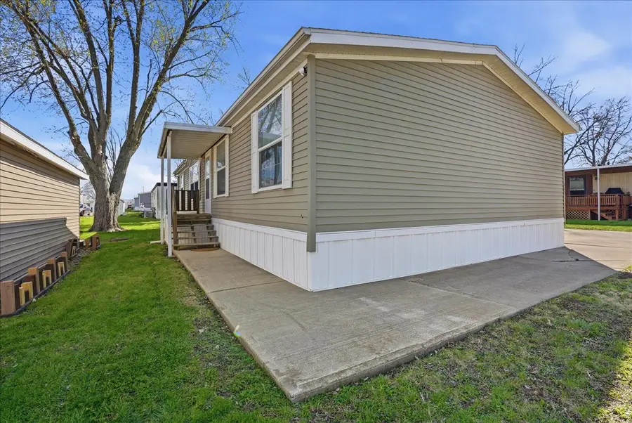 233 Avenue E Street, Bloomington, IL 61704 - #2