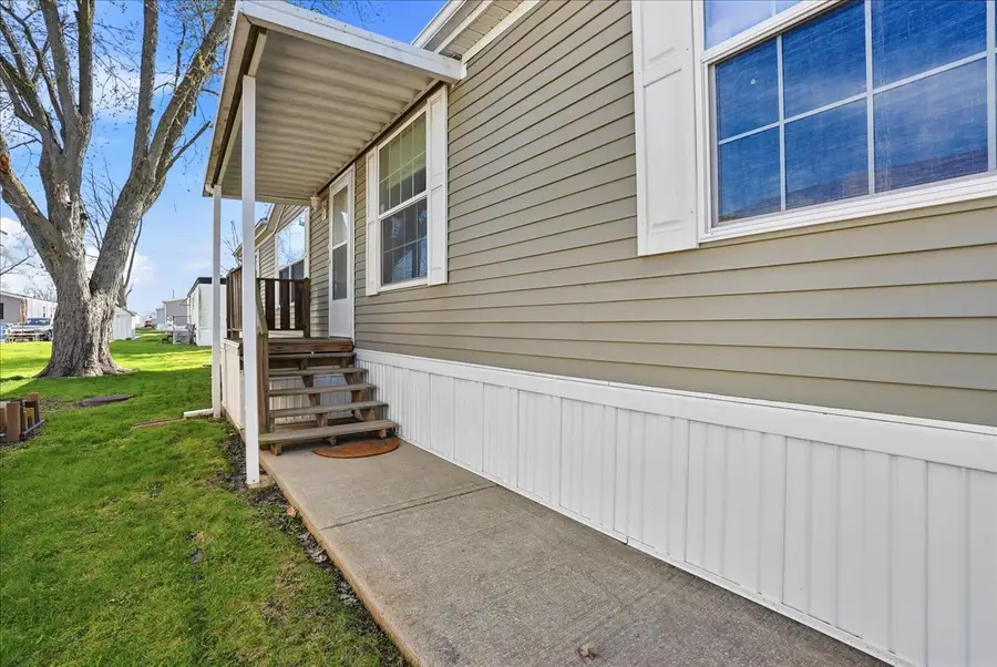 233 Avenue E Street, Bloomington, IL 61704 - #3