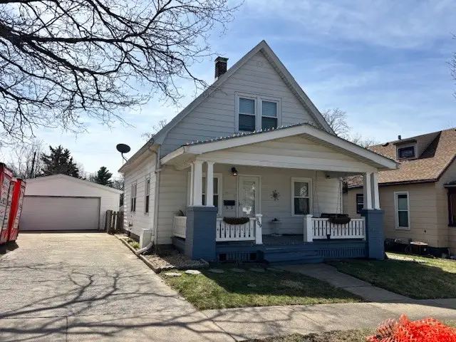 809 E Miller Street, Bloomington, IL 61701 - #1