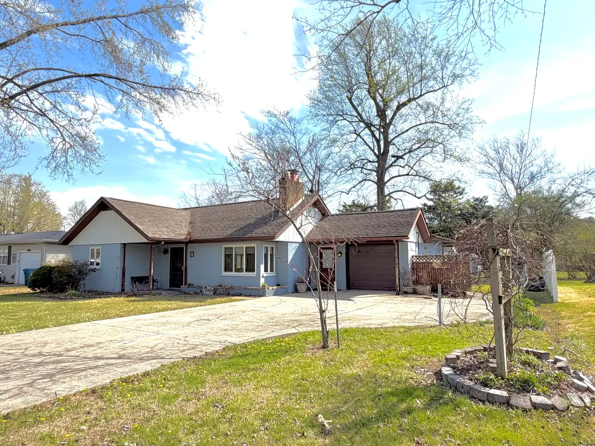43 Ridge Road, Centralia, IL 62801 - #1