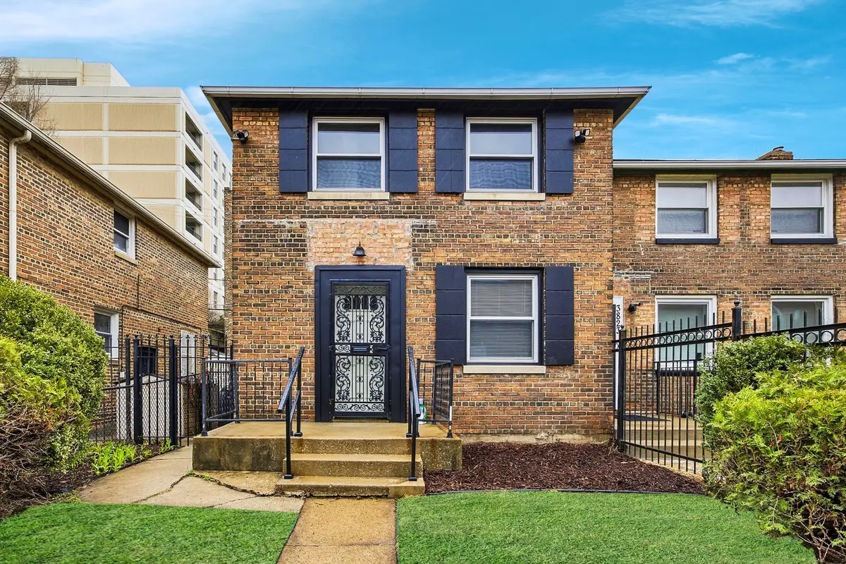 3821 S Calumet Avenue, Chicago, IL 60653 - #1