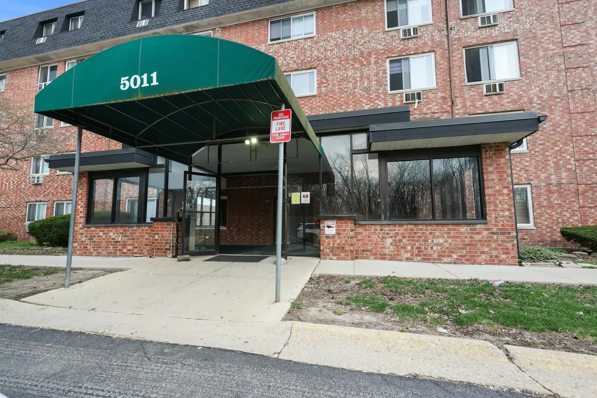 5011 Valley Lane #204, Streamwood, IL 60107 - #1