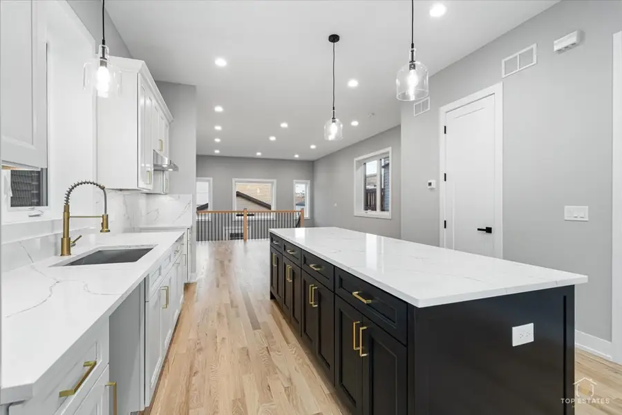 3409 S Lituanica Avenue, Chicago, IL 60608 - #3