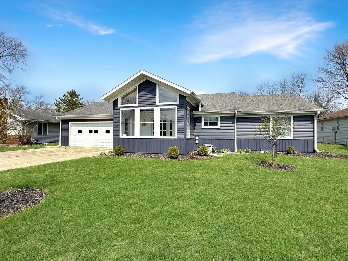 203 E Church Street, Gifford, IL 61847 - #1