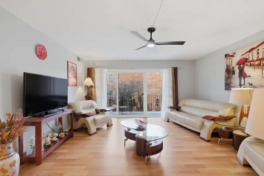 2046 Saint Johns Avenue #3E, Highland Park, IL 60035 - #2