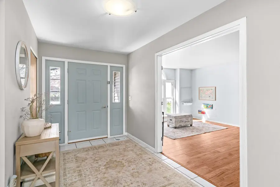 174 Edgewater Court, Montgomery, IL 60538 - #3