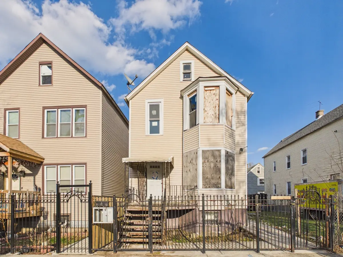 8747 S Escanaba Avenue, Chicago, IL 60617 - #1