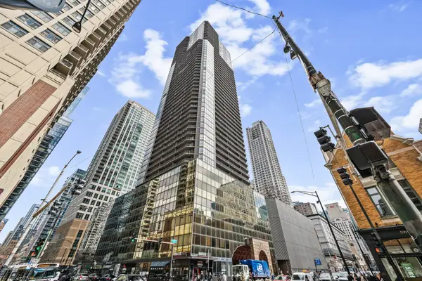 10 E Ontario Street #3702, Chicago, IL 60611