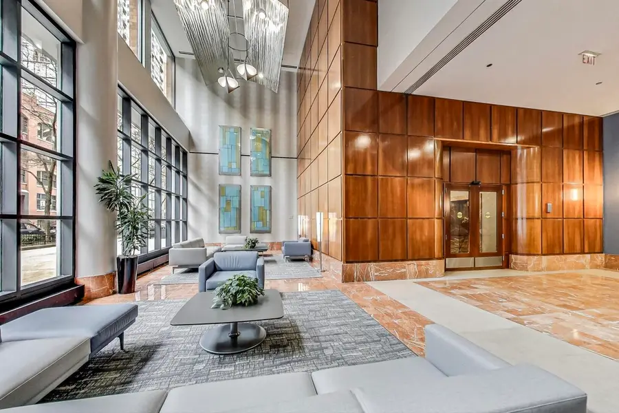 Address Withheld By Seller, Chicago, IL 60611 - #3