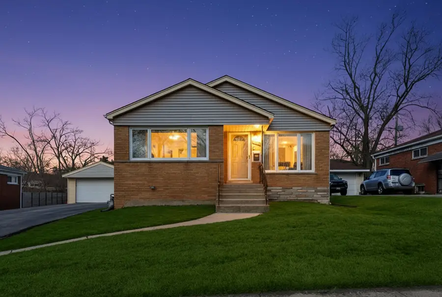 17218 Hillside Avenue, Hazel Crest, IL 60429 - #2