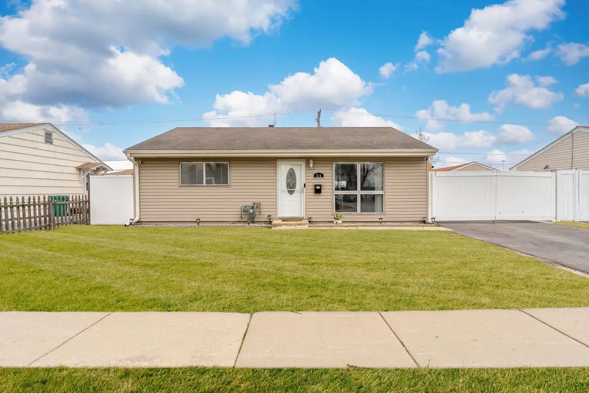 216 W Jeffery Avenue, Wheeling, IL 60090 - #1