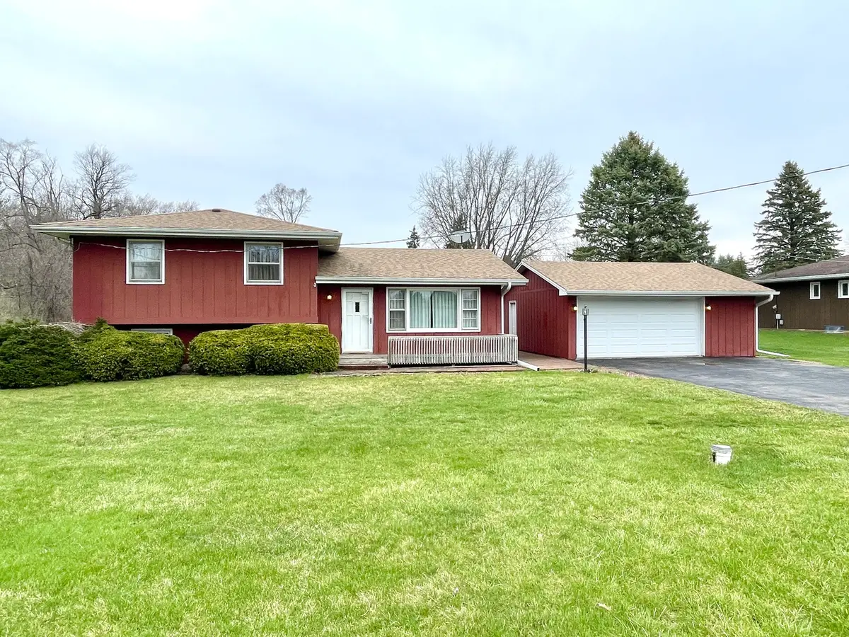 38w480 Mcdonald Road, Elgin, IL 60124 - #1