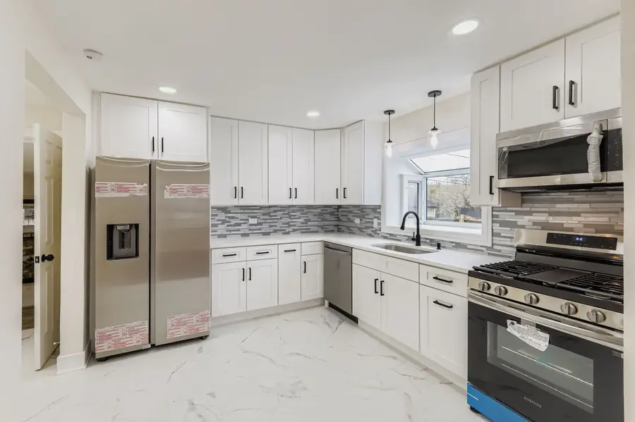 6755 Maple Court, Bridgeview, IL 60455 - #3