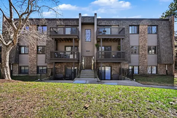 1484 Stonebridge Circle #B6, Wheaton, IL 60189