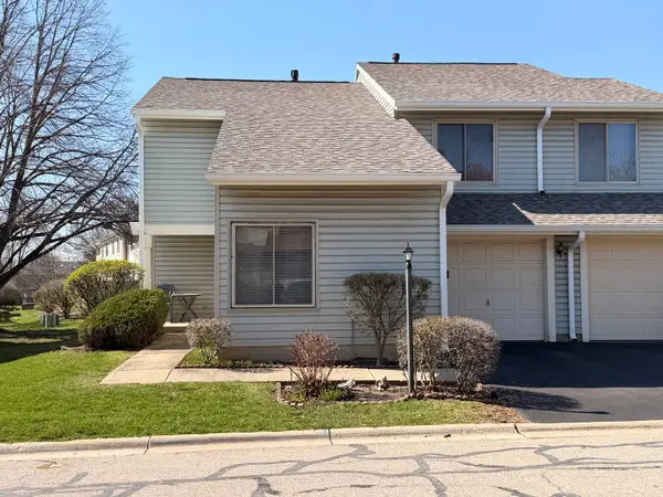 772 Colorado Court #772, Carol Stream, IL 60188