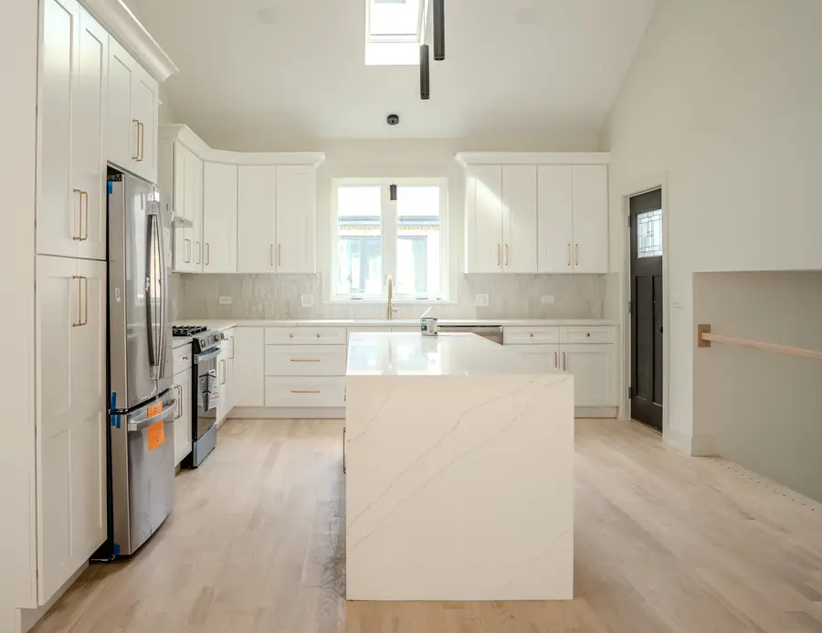 8041 S 85th Court, Justice, IL 60458 - #2