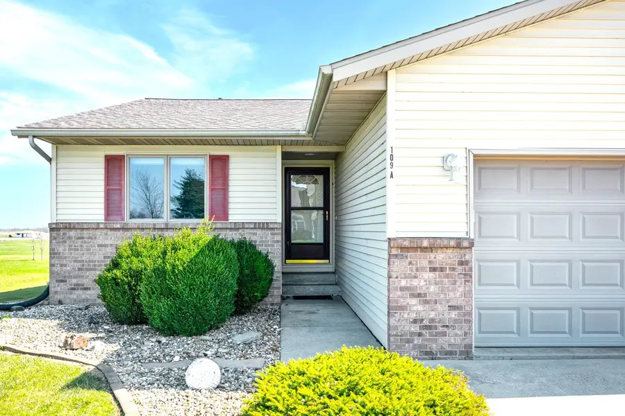 109 E Lake Court #A, Atlanta, IL 61723 - #2