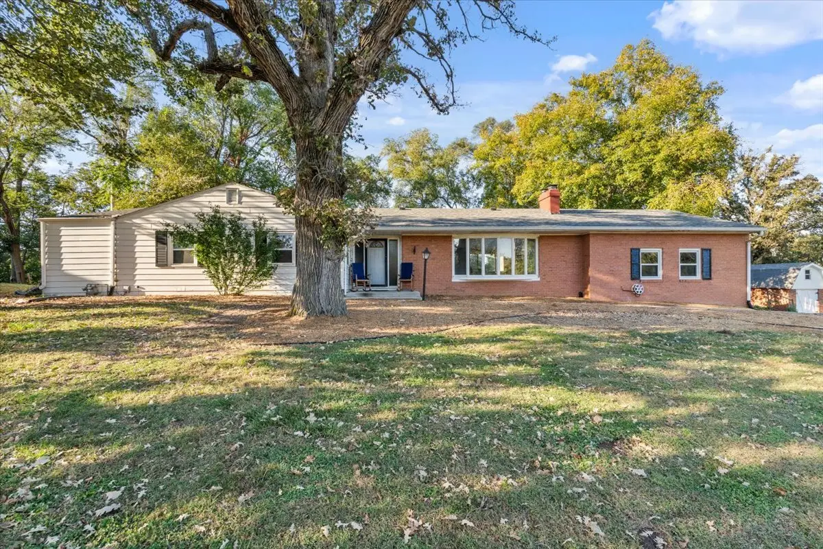 8210 Ridgewood Road, Rock Island, IL 61201 - #1